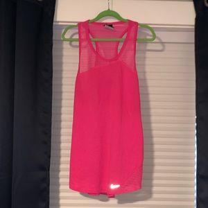 Nike women’s Medium dry fit tank
